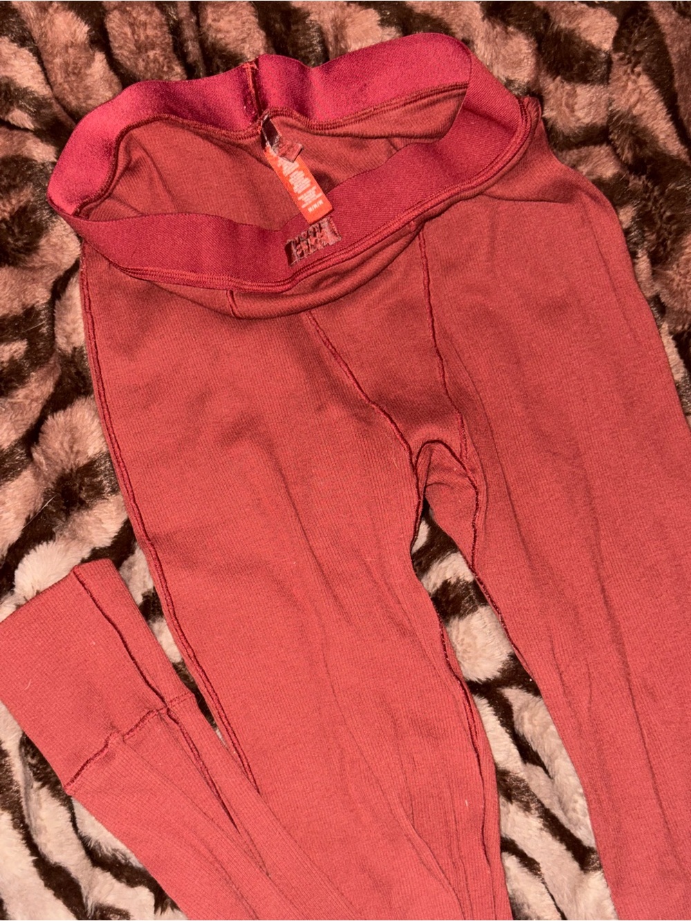 SKIMS Chimney Red Boxer Set *2 tanks, 1 legging & 1 boxer - Picture 7 of 7